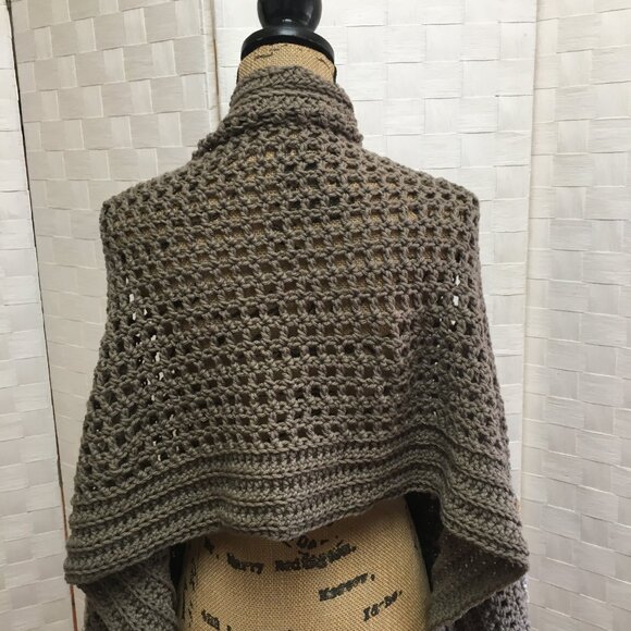 crochet scarf with pockets and fringe - Picture 10 of 11